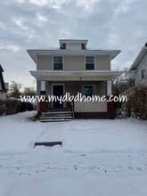 Building Photo - 922 Hamilton Ave