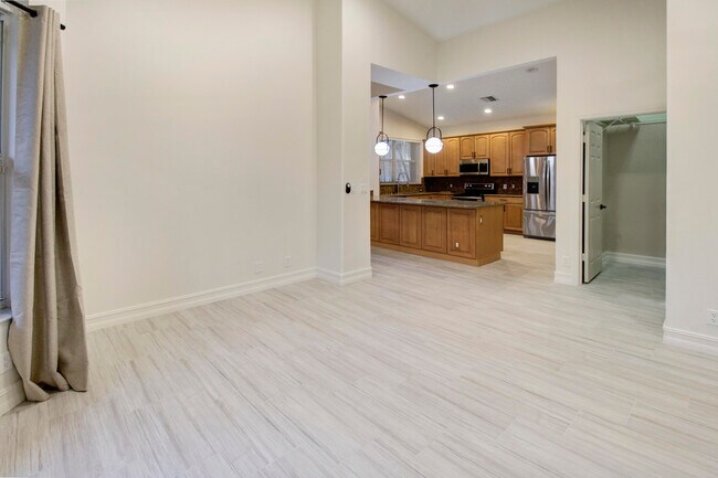 Building Photo - 5840 NW 122nd Terrace