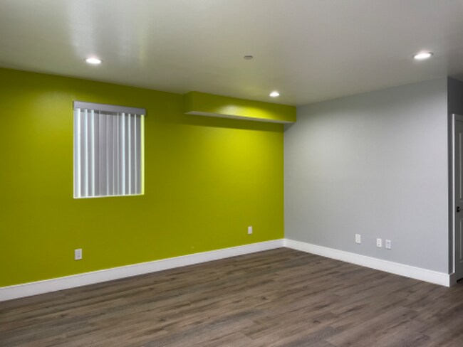 Building Photo - 129 E 93rd St