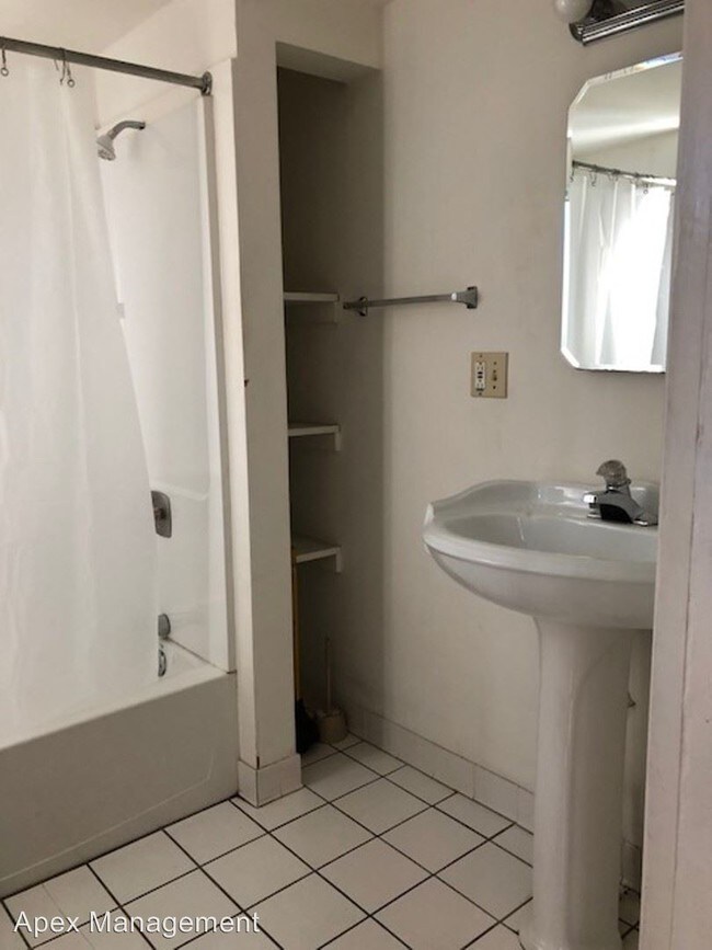 Foto del edificio - 36-38 N Main St