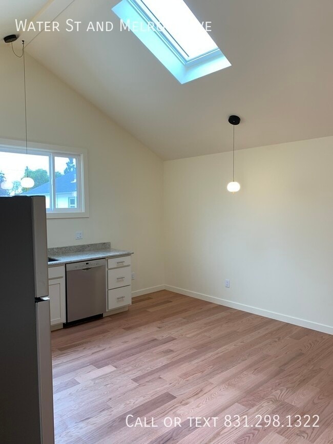 Building Photo - Mid Town location - new construction - sol...
