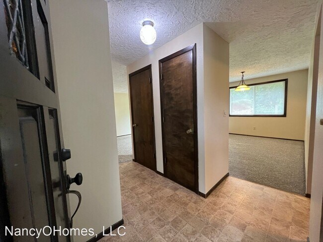 Building Photo - 3 br, 2 bath House - 4803 NE 25th Ct