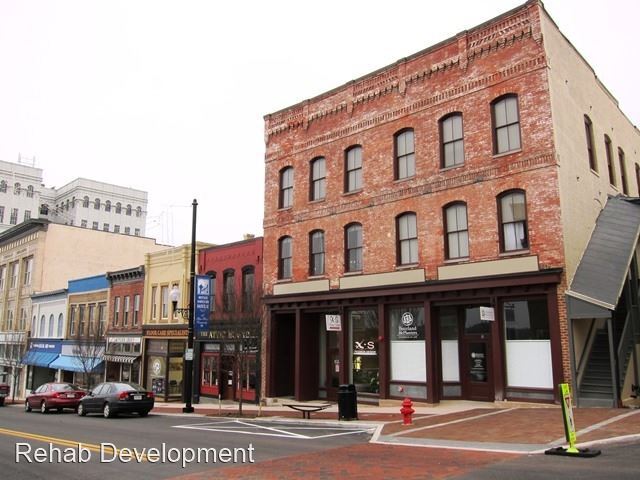 Building Photo - 533 Main St