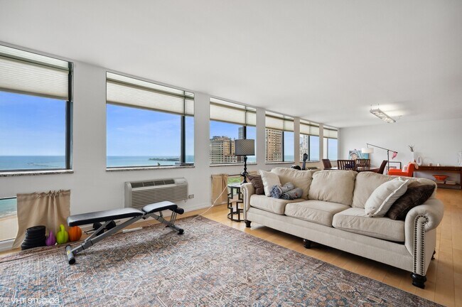 Foto del edificio - 1110 N Lake Shore Dr