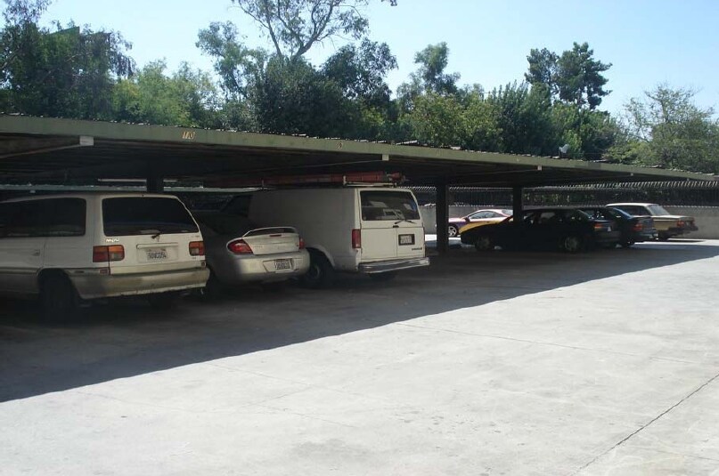 Área de estacionamiento - Haskell Apartments