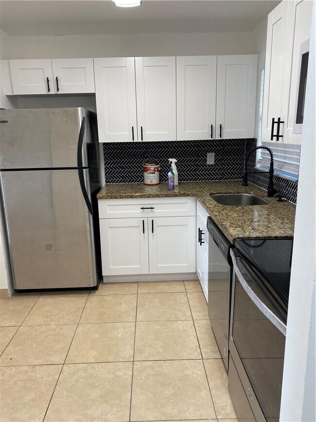 Building Photo - 6860 Nova Dr