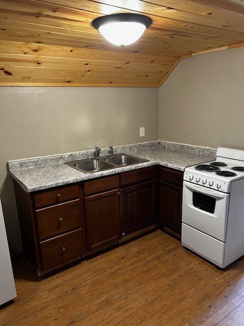 Foto del edificio - 1020 Rosewood St