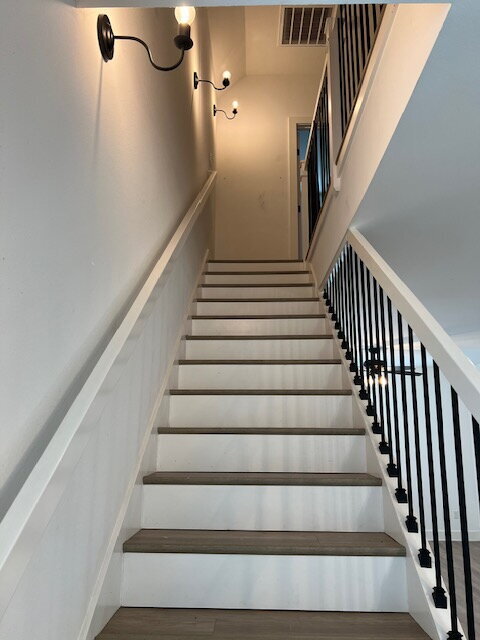 Foto del edificio - Modern 2BR Townhome Just Minutes from the ...