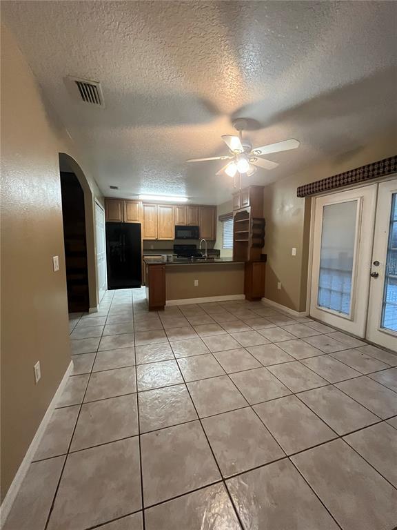 Foto del edificio - 1140 Juniper Ct