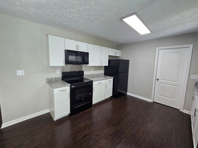Foto del edificio - FOR RENT in Central Columbus! Available Now!