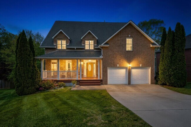 Foto del edificio - Stunning 4BR Home in Cascade Falls – Modern Upgrades & EV Ready!