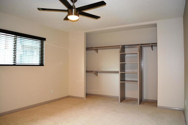 Foto del edificio - 9580 Carroll Canyon Rd