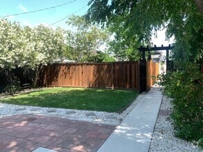 Building Photo - 1653 Court Dr