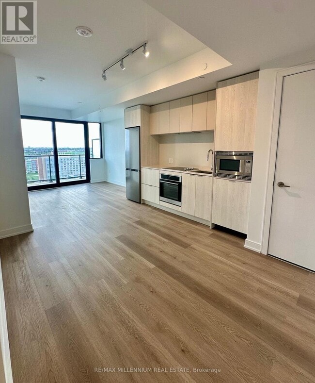 Building Photo - 3009-3009 Novar Rd