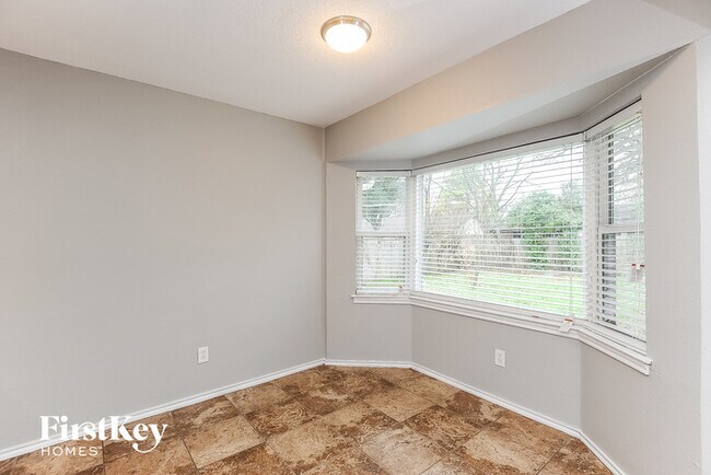 Building Photo - 1017 Hickory Cir