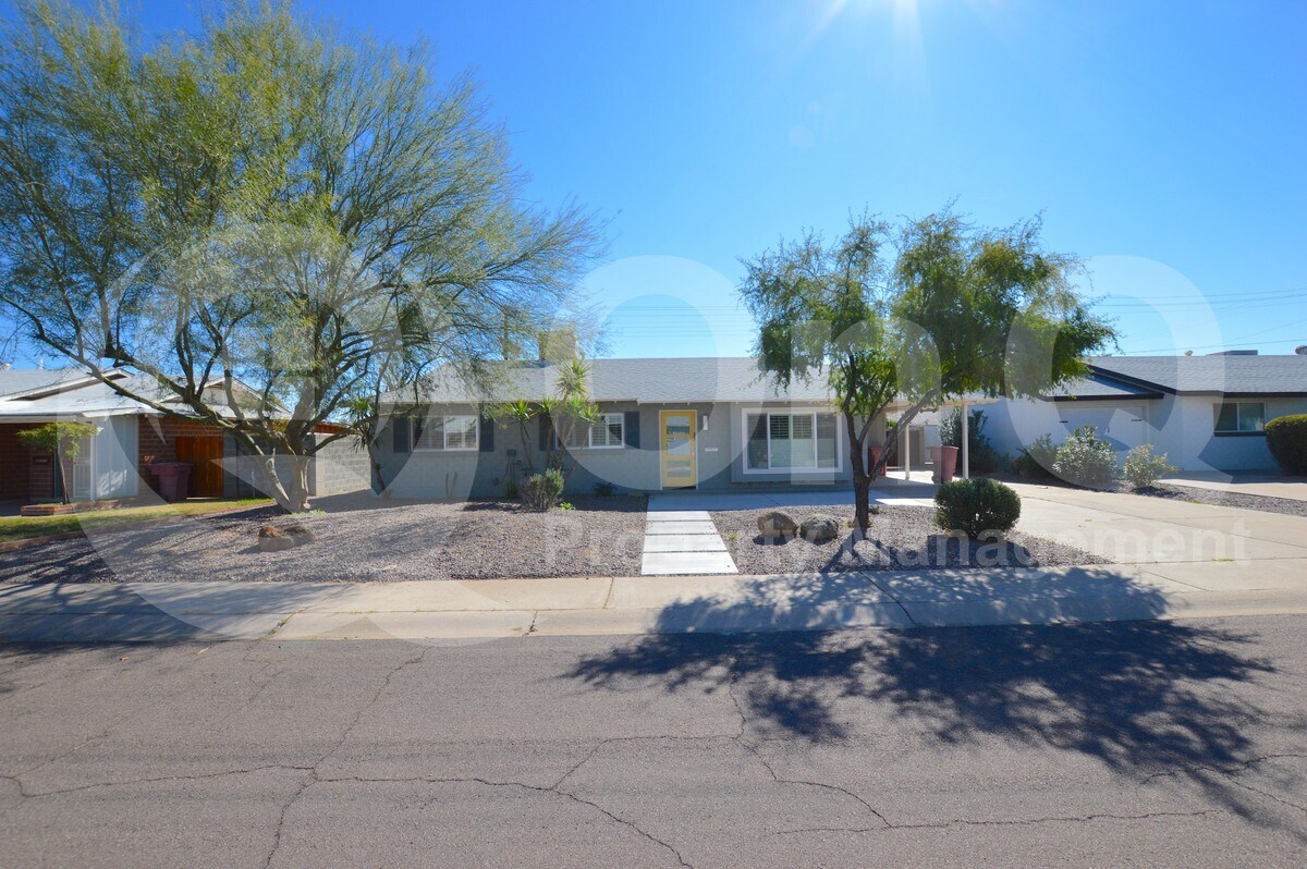 Foto principal - 8607 E Cambridge Ave