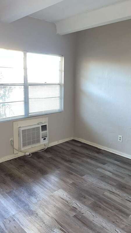 Foto del edificio - 5261 Alhambra Dr