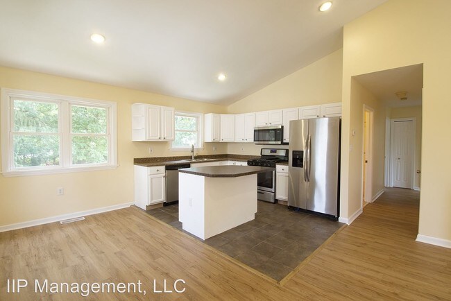 Building Photo - 3 br, 2.5 bath House - 1609 Ivydale Road