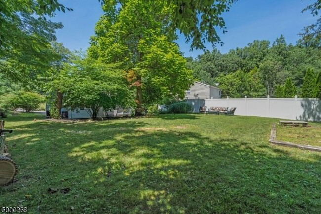 Building Photo - 5 Tall Timbers Dr
