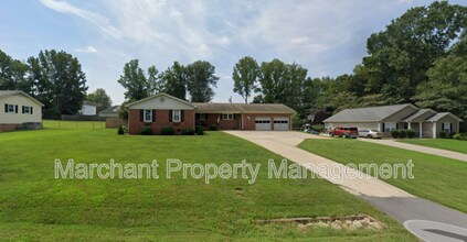 Building Photo - 109 Blue Ridge Dr