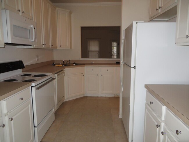 Foto del edificio - 8844 Fairview Bluff