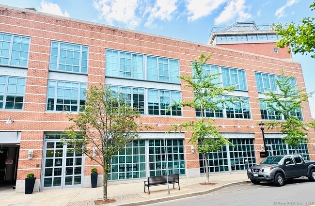 Building Photo - 25 Marshall St