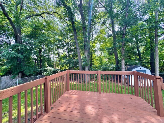 Building Photo - 3 Bedroom single family house!