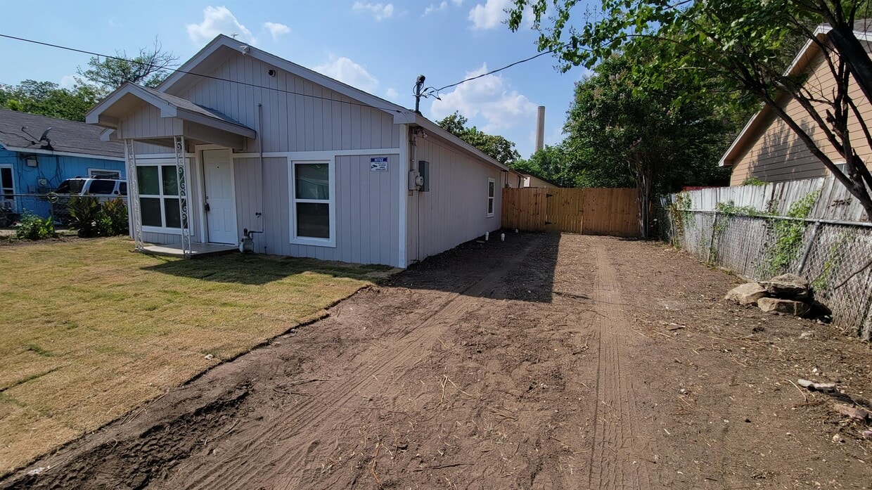 301 Robbins St, Cleburne, TX 76031 House Rental in Cleburne, TX