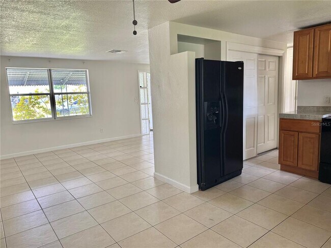 Foto del edificio - 4802 Trafford Rd