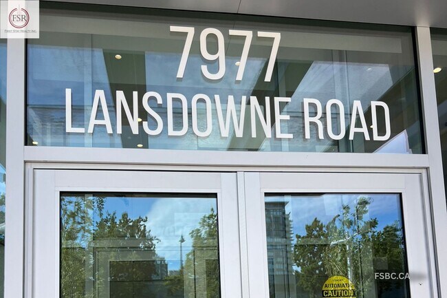 Photo du bâtiment - 7977 Lansdowne Rd