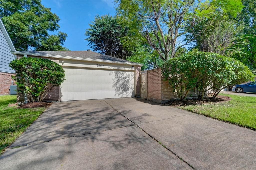 7307 Marisol Dr, Houston, TX 77083 House Rental in Houston, TX