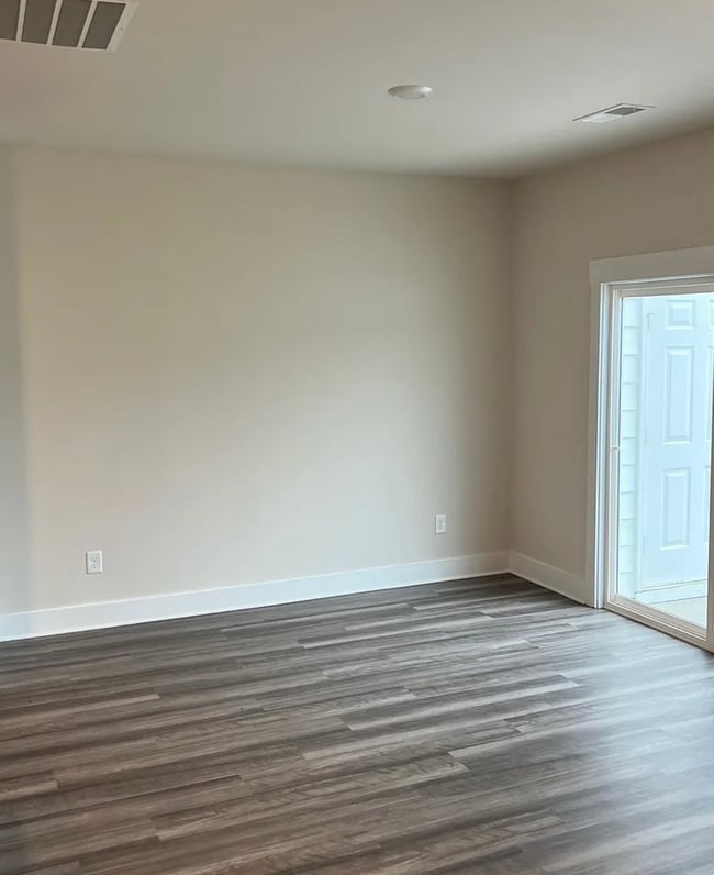 Building Photo - Desirable 3/2.5 Townhome Available Now!