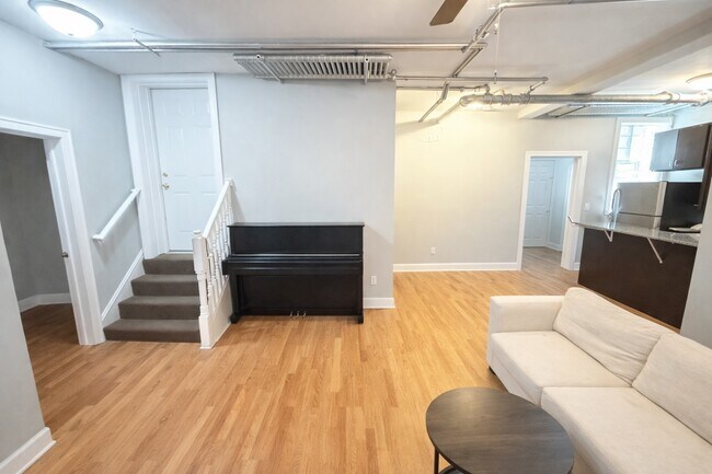 Foto del edificio - 3155 W Augusta Blvd