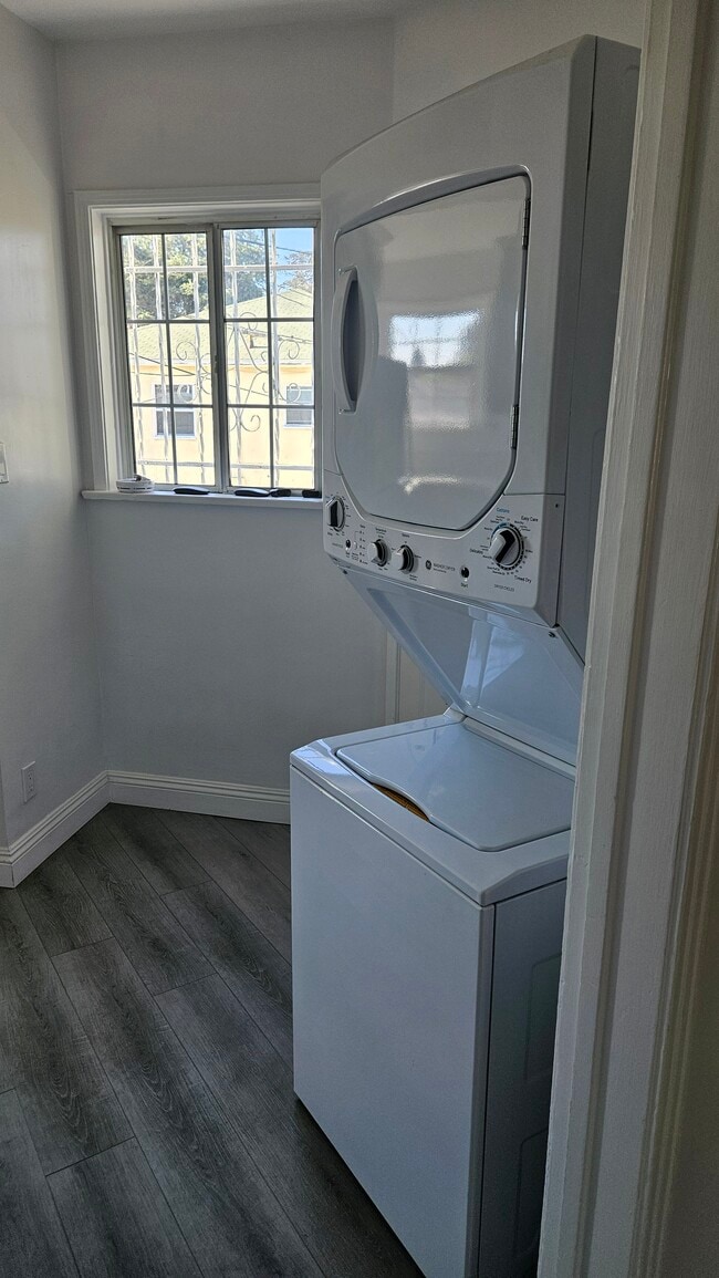 Washer and Dryer in unit - 4221 Creed Ave