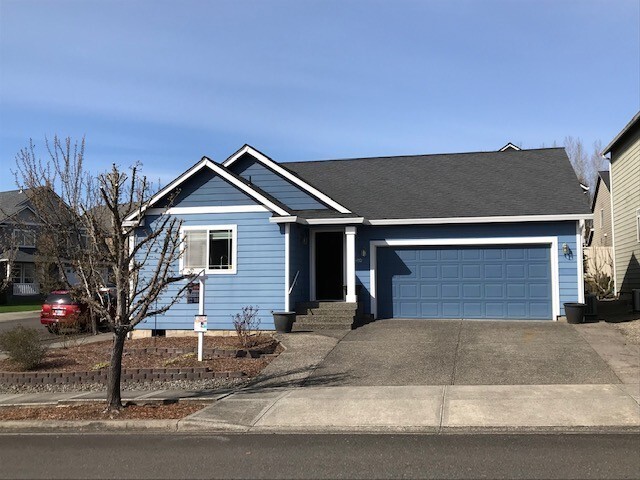 Primary Photo - Great Layout on This One Level Ridgfield Home