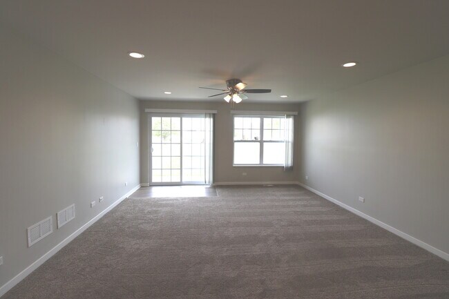 Building Photo - 954 W Bergera Rd