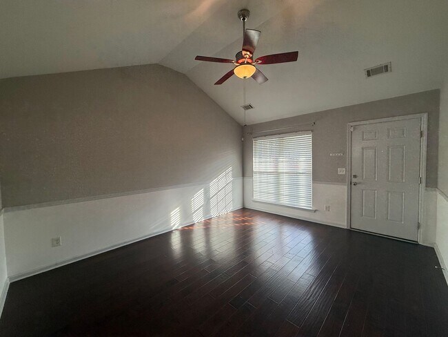 Foto del edificio - 139 Fox Haven Dr