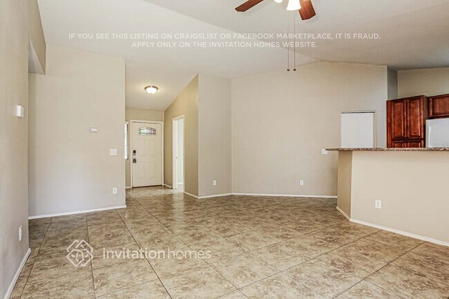 Foto del edificio - 8425 W Coronado Rd