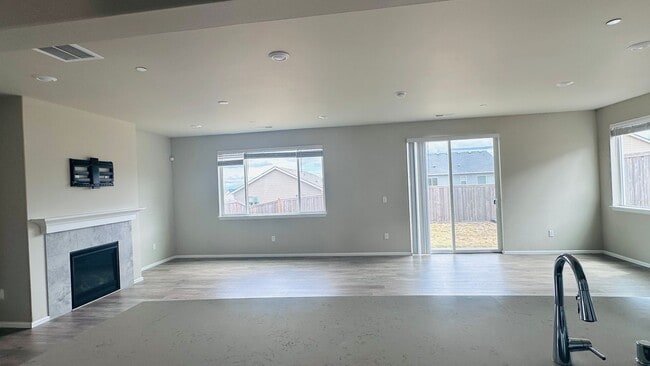 Building Photo - 1467 Baker Hts Lp