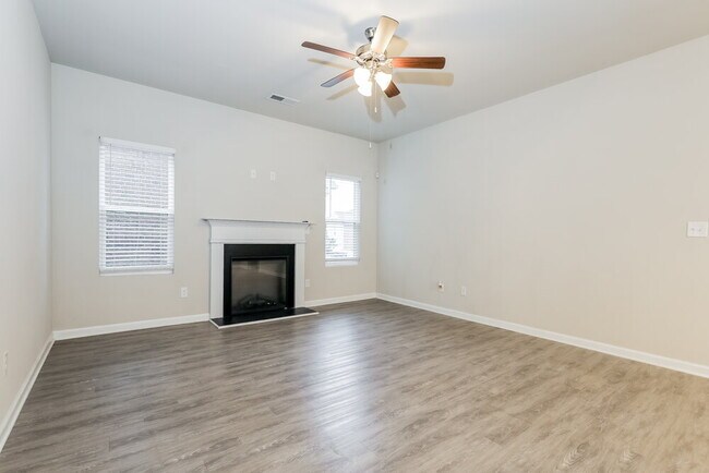 Foto del edificio - 176 Addy Ln