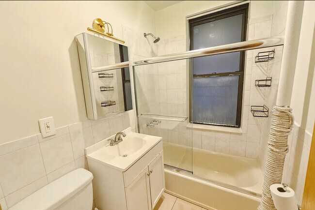 Foto del edificio - 2819 21st Ave