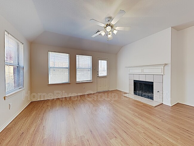 Building Photo - 9964 Sourwood Dr