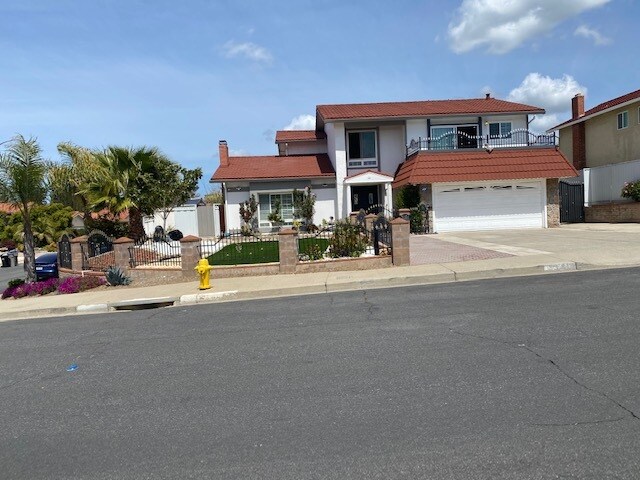 Building Photo - 3181 Simberlan Dr