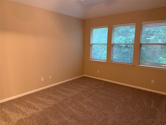 Building Photo - 98 Black Swan Pl