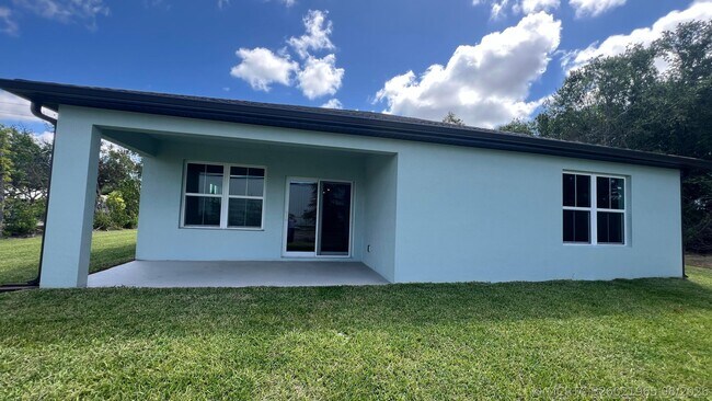 Building Photo - 1782 SW Bayshore Blvd
