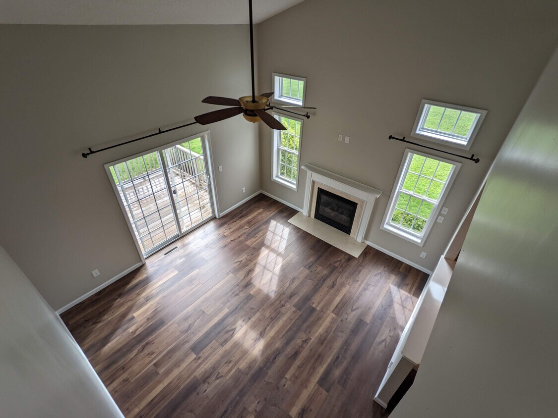 Foto principal - 18C Pointe West Dr