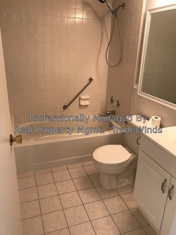 Building Photo - 1179 Pine Ridge Cir W