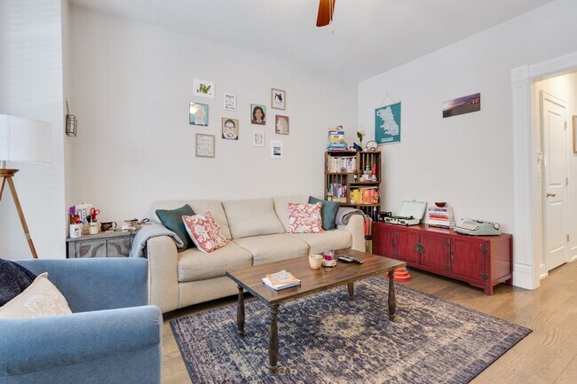 Foto del edificio - 3250 N Lakewood Ave