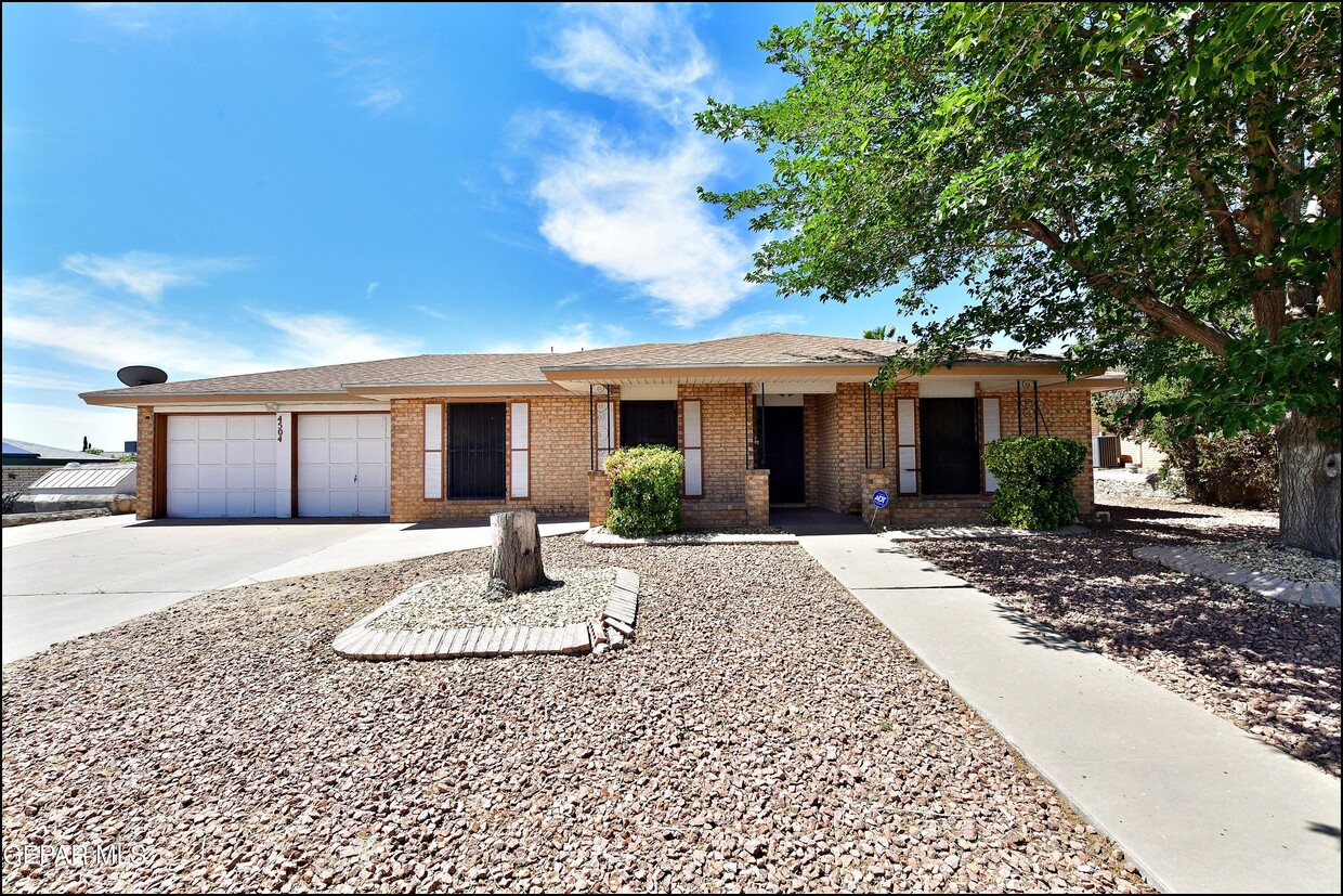 Primary Photo - 4504 R J Lunn Ct