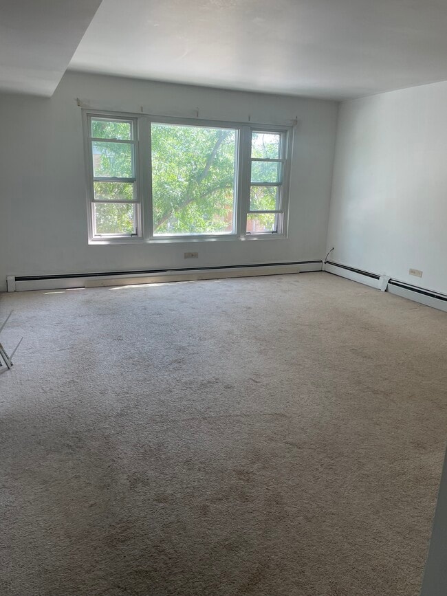 Foto del edificio - 9504 Lawrence Ct
